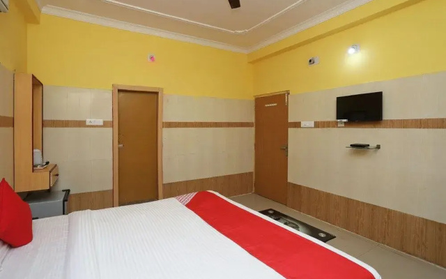 OYO 15915 Hotel Star Inn