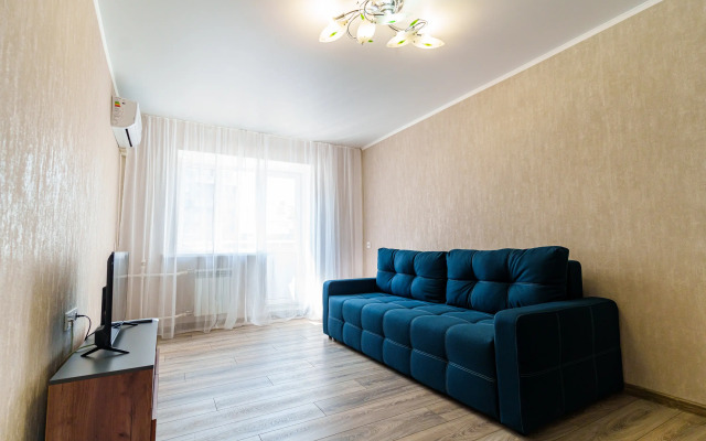 LetoApart (ЛетоАпарт) на улице Исаева 13
