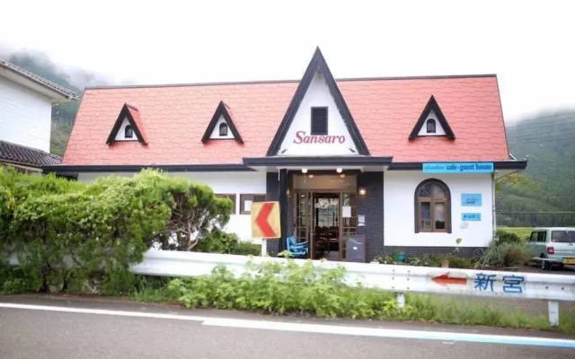 Sansaro Cafe & Guest House