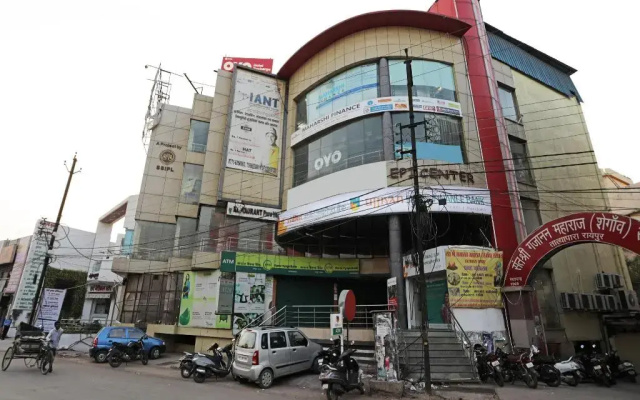 Hotel Recharge By OYO Rooms