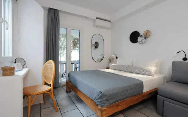 Sea View Apartments & Studios