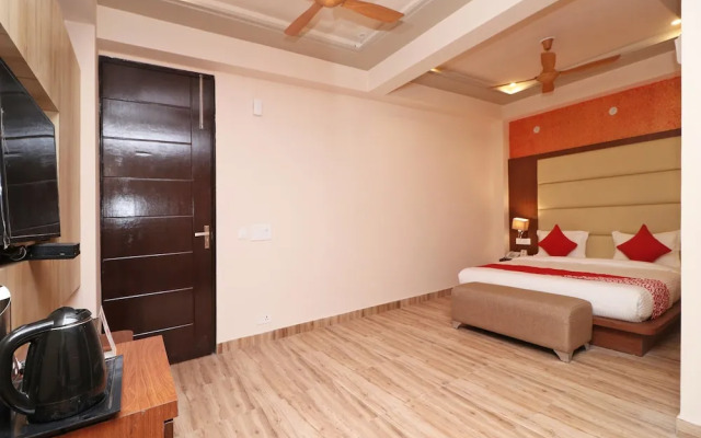 OYO 14766 Pacify Hills