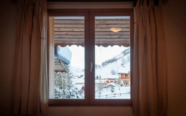 Monster Chalets