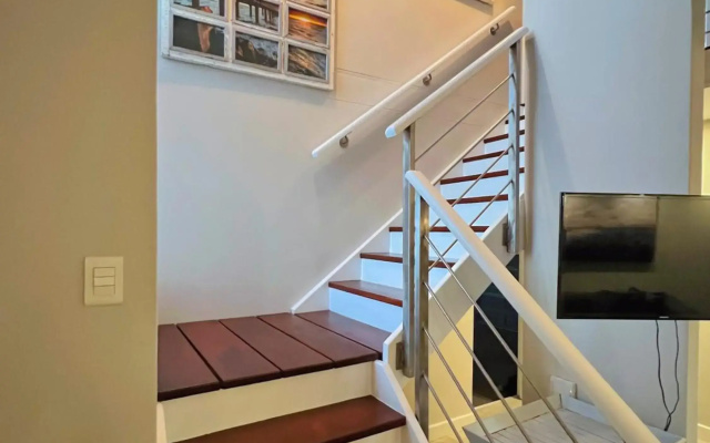 Waterfront Edge B5