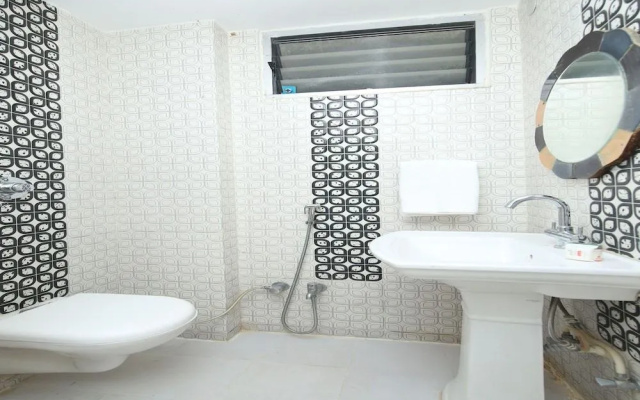 OYO 12498 Hotel Sea Rock