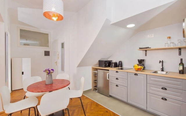 Apartment Dox