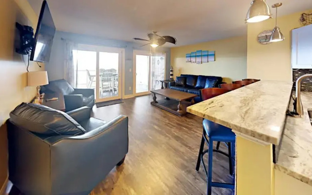 Put-in-Bay Waterfront Condo #104
