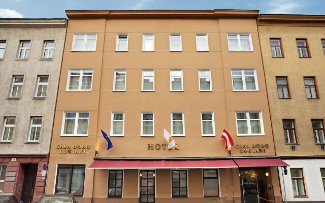 Отель Luciani Casa D'oro вид на фасад