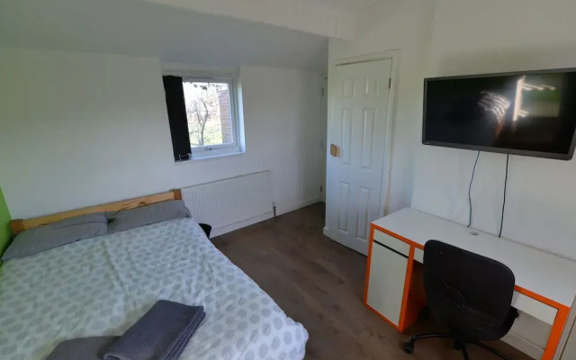 Enticing Apartment in Coventry near Fargo Village