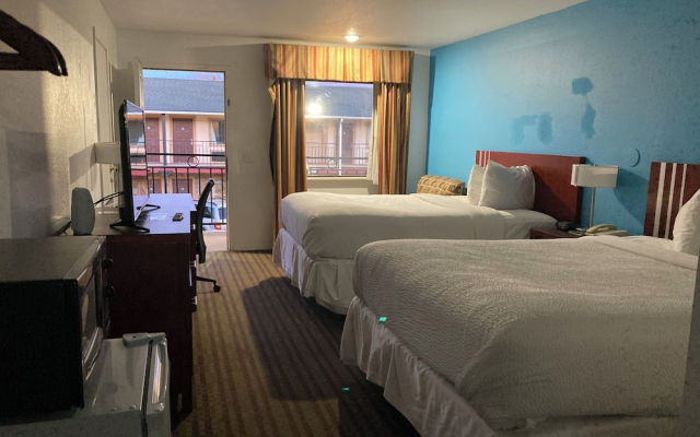 Woodward Inn&Suite