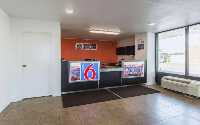 Motel 6 West Memphis Arkansas