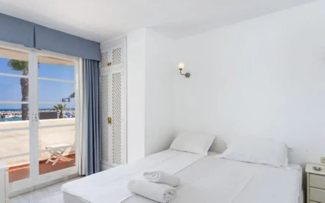 Apartment - 2 Bedrooms with WiFi and Sea views - 107883