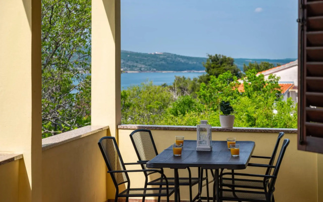 Mari - with view - A1(4)