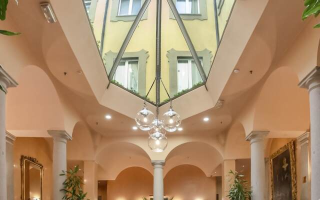 Regina Hotel вид на фасад