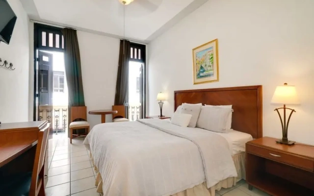 Armas Hotel