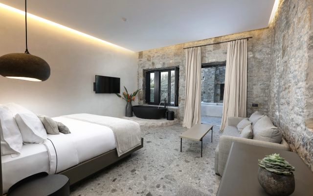 Aeonic Suites and Spa