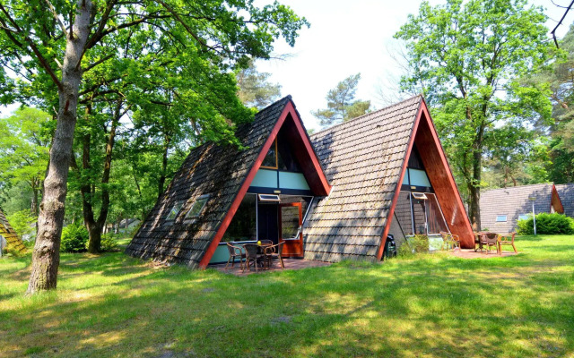 Family Bungalow by the Fen