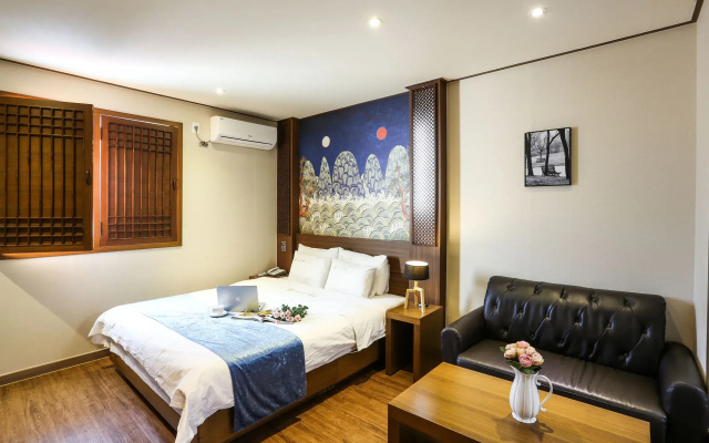 Hotel 99