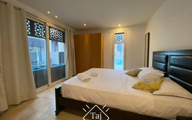 TAJ HOME, exotic ground 2 bedroom, pool, Scarab