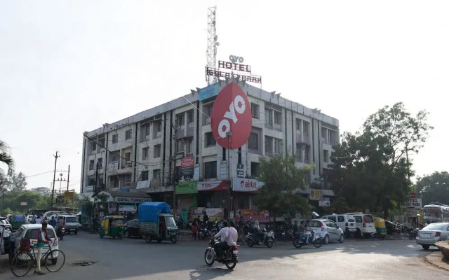 OYO 15365 Royal Galaxy Park