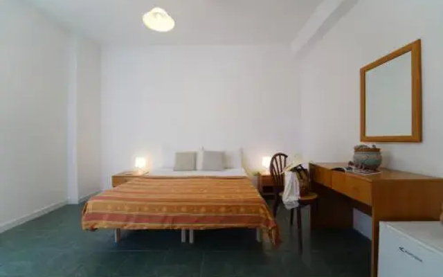 Europa Rooms And Restaurant