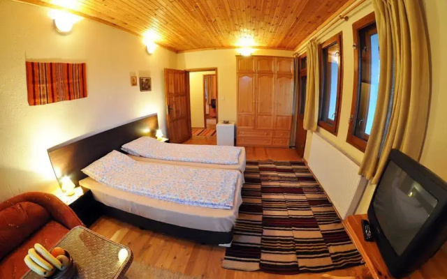 Eco House Family Hotel