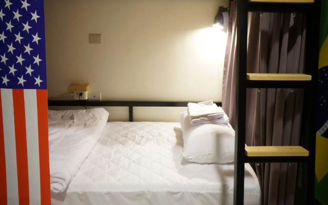 World Inn - Hostel