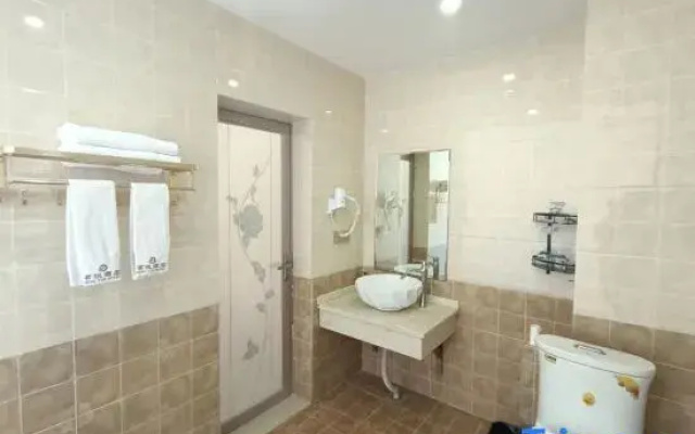 Yue Hotel (Lu Liang Tongle Plaza)