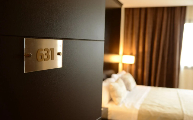 Grand Crucero Hotel