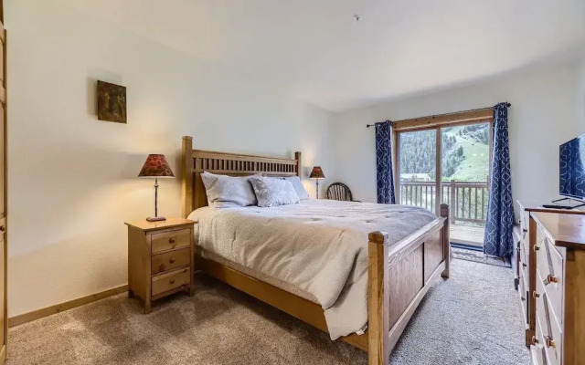 2652 Tenderfoot Lodge 3 Bedroom Condo by RedAwning