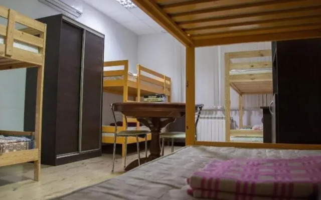 Gde Spat Hostel
