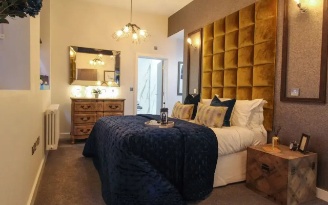 TP Apartments - Great Charles Penthouse