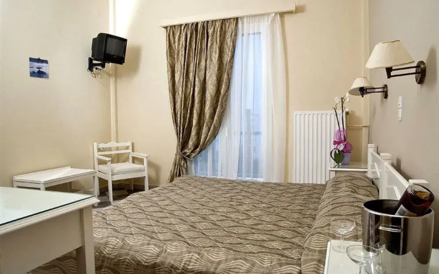 Hotel Klonos Anna