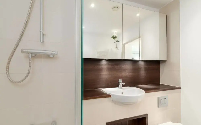 Lovely Studio Flat w/ Terrace in Southeast London