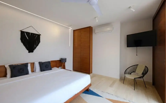 408 Luxurious Apt King Bed