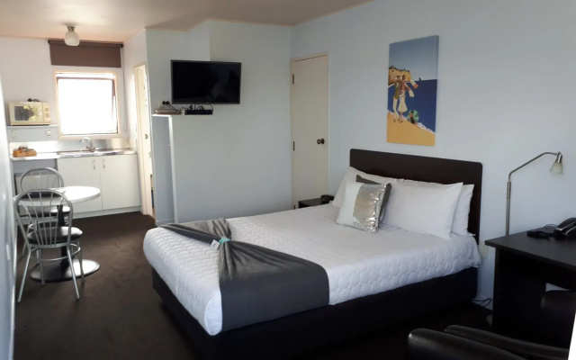 Albatross Motel