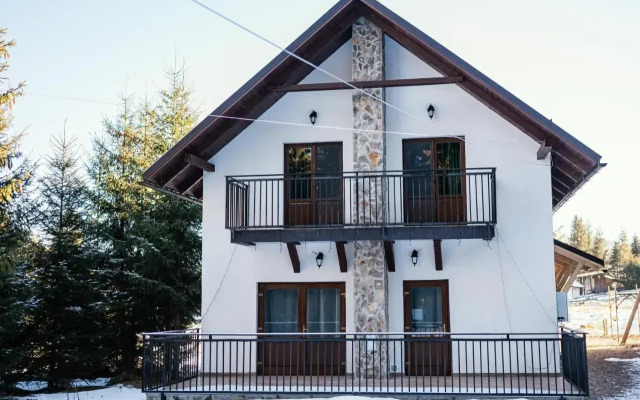 Casa Motului B&B