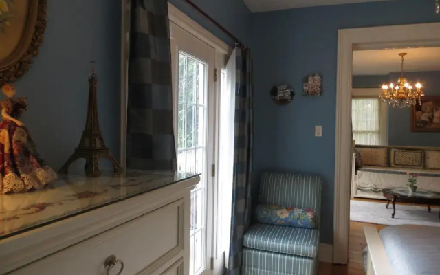 Redwood Bed and Breakfast
