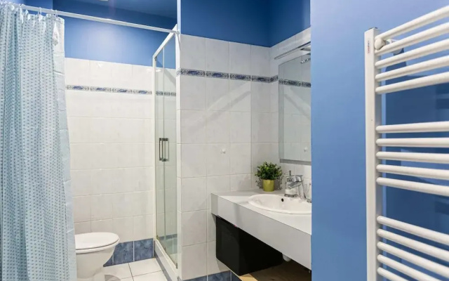 Bright 2BR Loft With a Quiet Patio