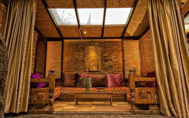 Hongchen Jintu Inn Wenzhi Alley