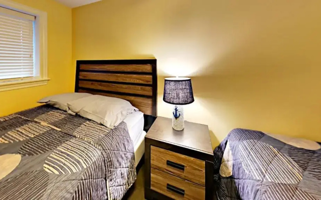 Put-in-Bay Waterfront Condo #110