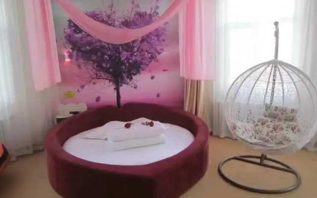 168 Theme Hotel