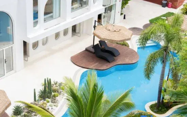 Floral Hotel · MiLin ChunHuan Hotel