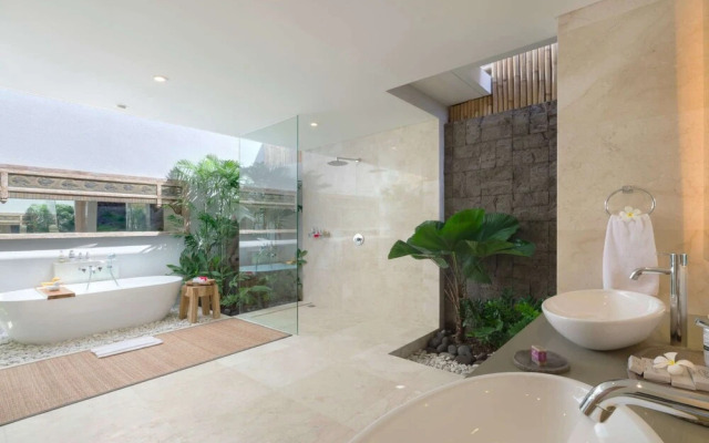 Imagine Your Family Renting a Luxury Holiday Villa Close to Seminyaks Main Attractions, Villa Bali 2043