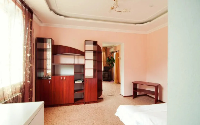 Hotel Continent