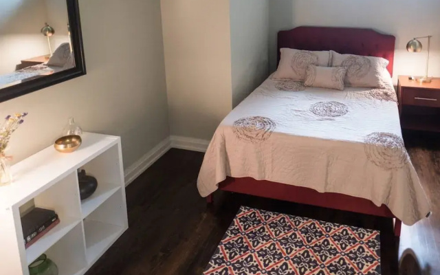 Luxury 2 Bedroom Downtown Apartment