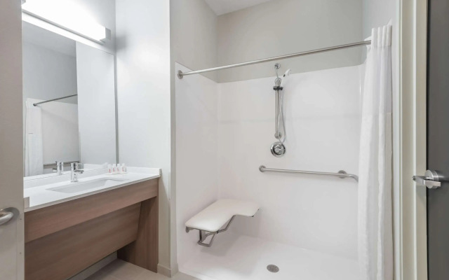 Microtel Inn & Suites By Wyndham New Martinsville