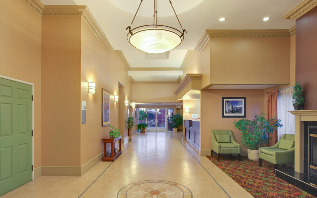 Holiday Inn Express Oakdale by IHG