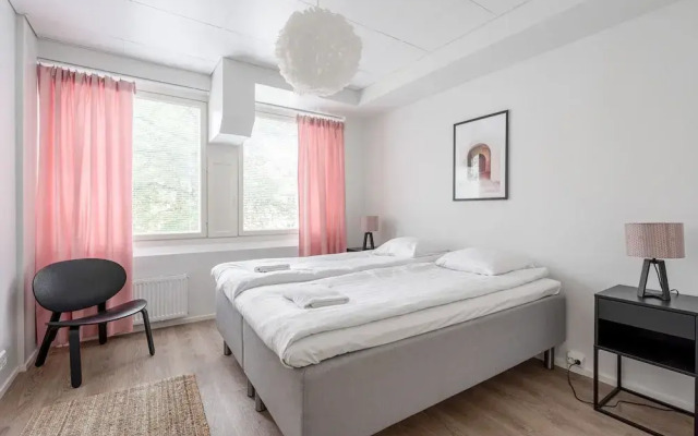 Spacious 1BR at Downtown with Balcony