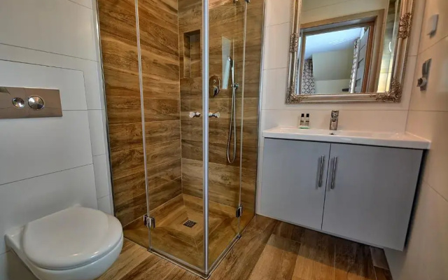 Jaworina- Apartamenty, Domki i Pokoje